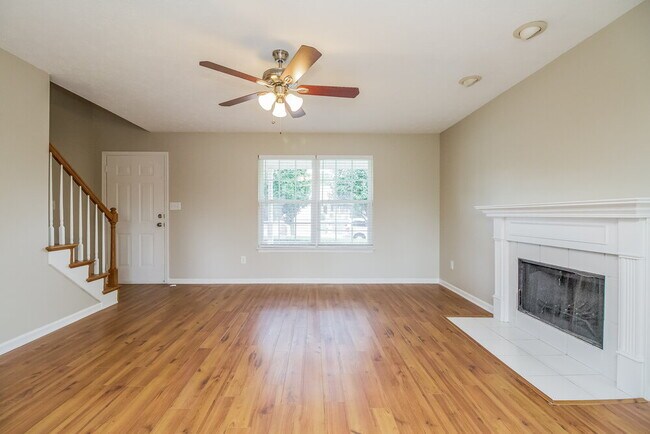 Building Photo - 2211 New Port Dr