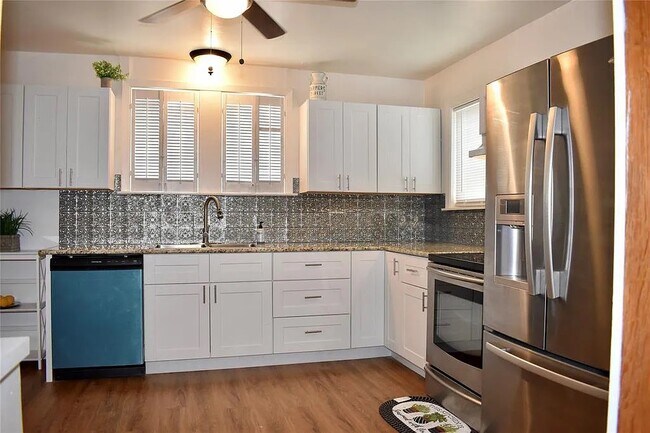 Foto del edificio - 805 Crothers Ave