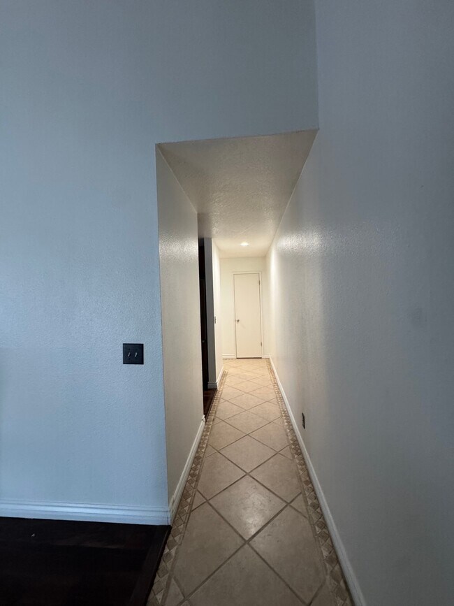 Foto del edificio - 999 Porter Ave