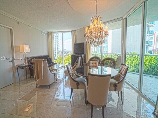 Foto del edificio - 200 Sunny Isles Blvd
