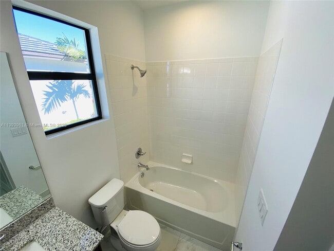 Foto del edificio - 23572 SW 107th Pl