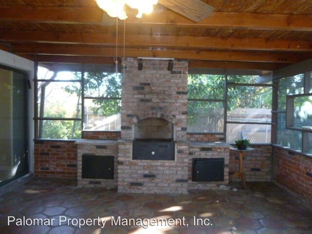 Foto del edificio - 1383 Pleasant Hill St