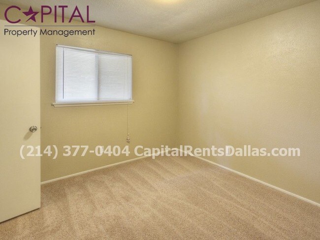 Building Photo - 7656 Parkwood Ln