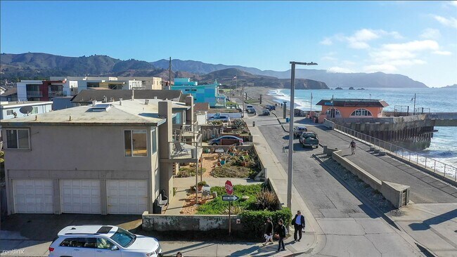 Building Photo - 2061 Beach Blvd