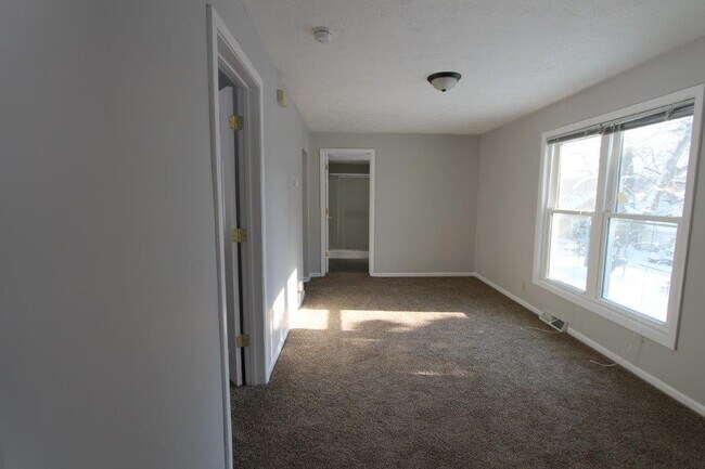 Building Photo - Great 1 bedroom home in Benson area!  Larg...