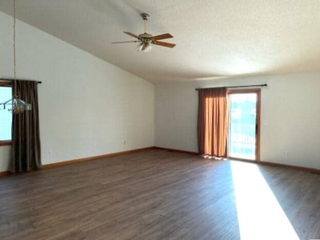 Foto del edificio - 364 Cottonwood Ln