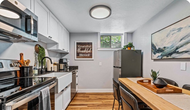 Photo - 444 N Oakley St Townhome