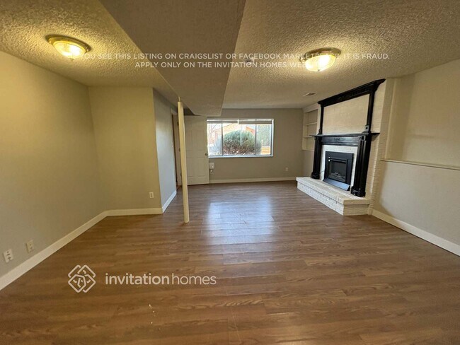 Foto del edificio - 10240 Benton St