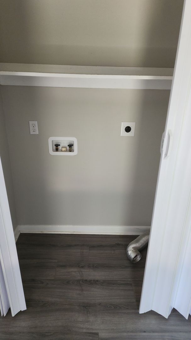 Building Photo - 303 Alice Dr