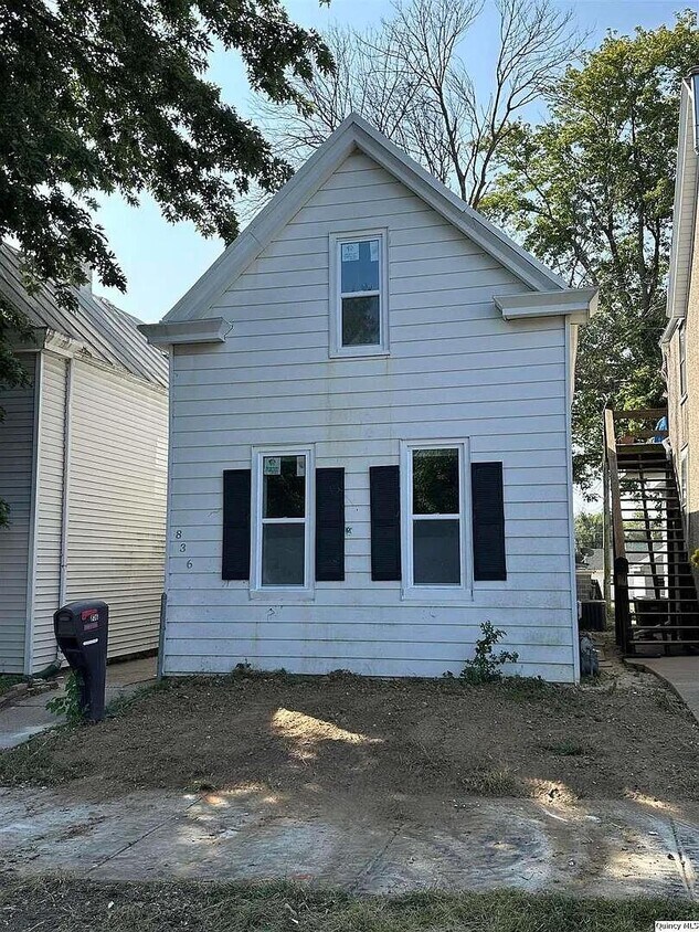 Foto principal - 836 Adams St