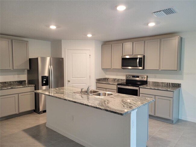 Building Photo - 7715 Rosewood Gdn Lp