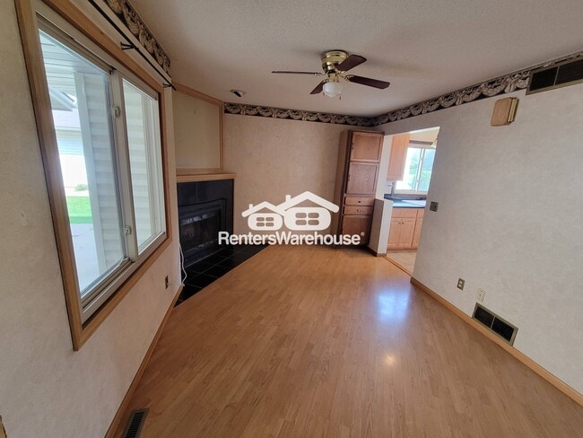 Building Photo - 1331 67th Ln N