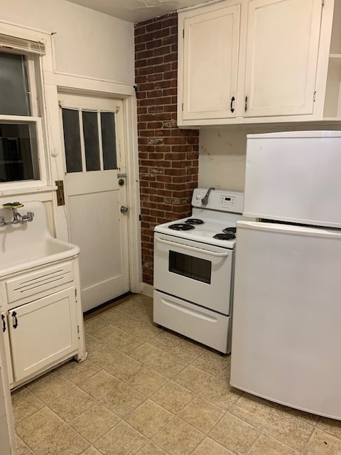 Building Photo - 1st St Duplex