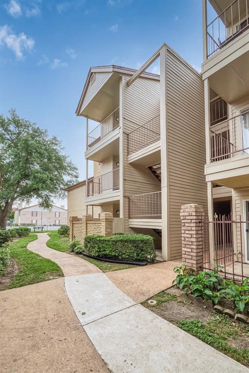 Primary Photo - 2120 El Paseo St