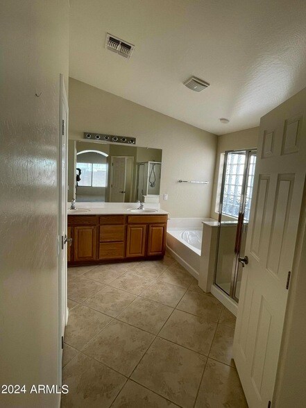 Foto del edificio - 17842 W Gelding Drive
