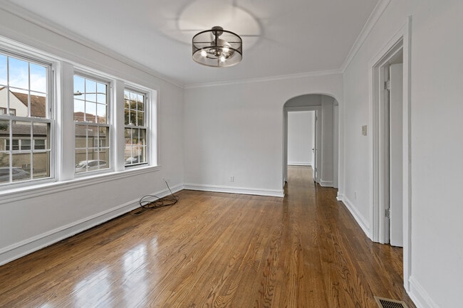 Foto del edificio - 3050 W Cornelia Ave