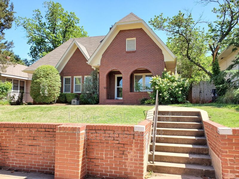 Primary Photo - 606 NW 19th St