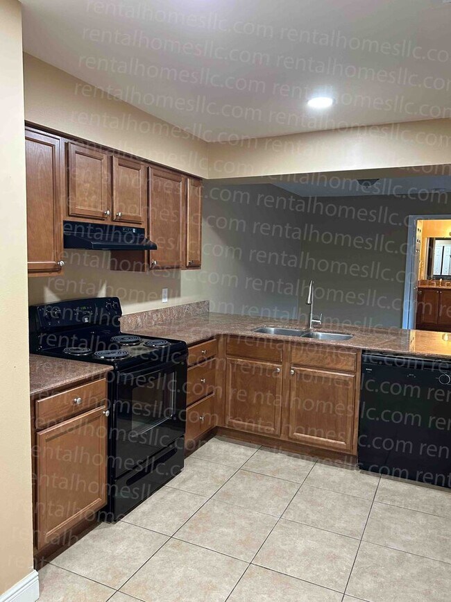 Foto del edificio - Remodeled Patio Home, Minutes Away From UC...