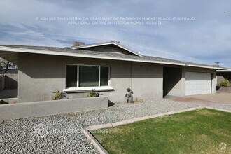 Building Photo - 3632 E Shaw Butte Dr