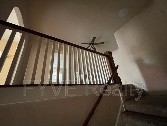 Foto del edificio - 5815 Lincoln Ave