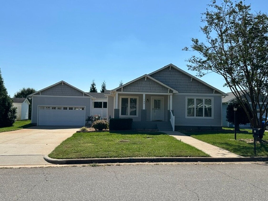 Primary Photo - Three Bedroom Ranch Home