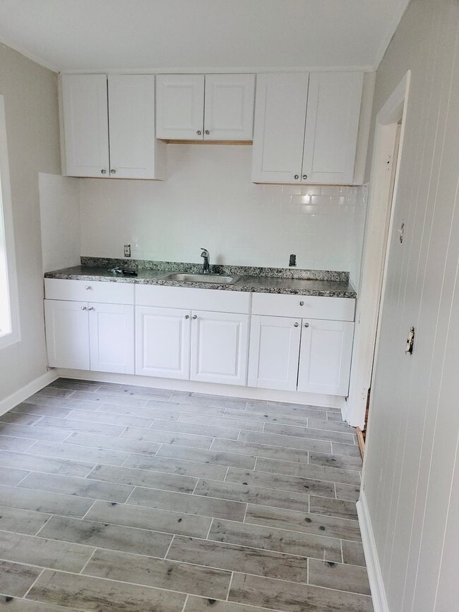 Building Photo - 4958 Bradley St