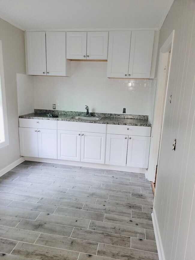 Photo - 4958 Bradley St House