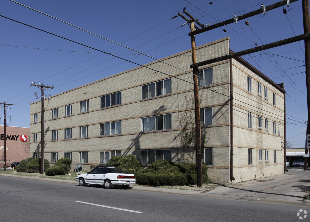 Building Photo - Leyden Oaks Apartments