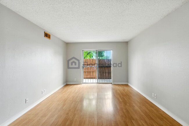Building Photo - 923 Vance Jackson Rd