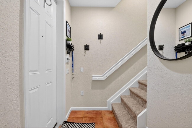 Building Photo - 1371 Vía De Pepi