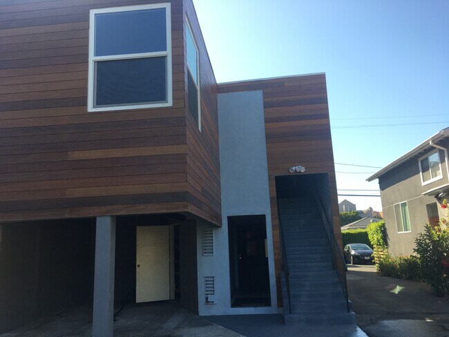 2 bd\2bth - 11829 Culver Blvd