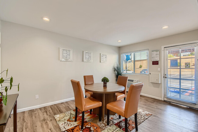 Leasing Office Interior - Vista Flores Apartments