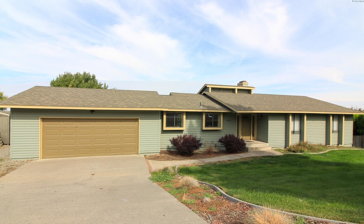 Primary Photo - Large 5 Bed/3 Bath Home in Kennewick
