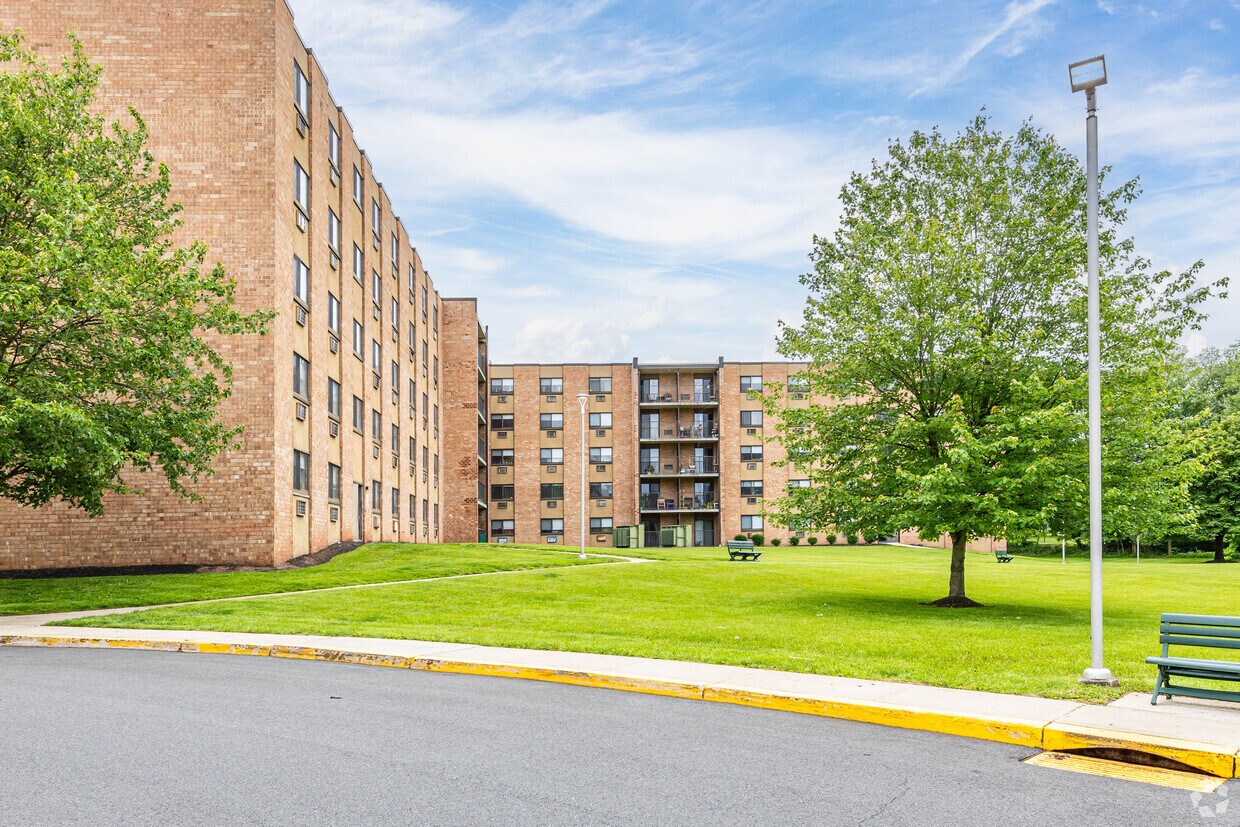 Foto del edificio - Menlo Manor