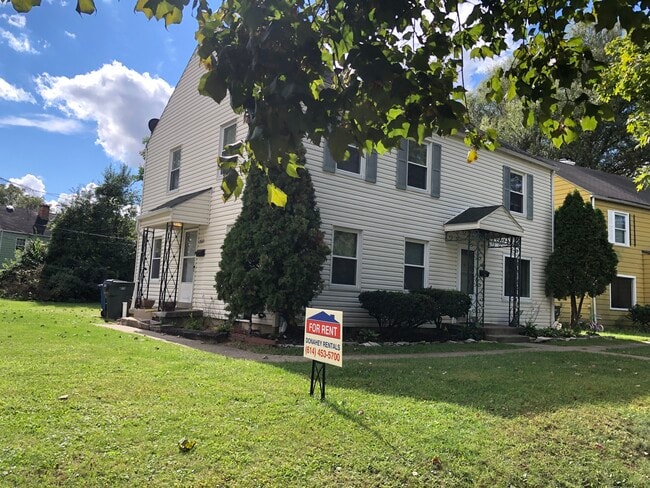 Building Photo - 2889 Bellwood Ave