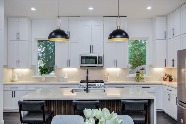 Photo - 5024 Winnetka St Townhome