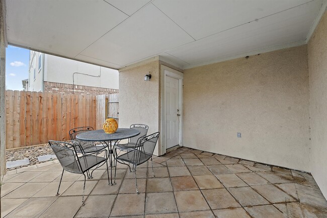 Building Photo - 7818 Stoneyway Dr