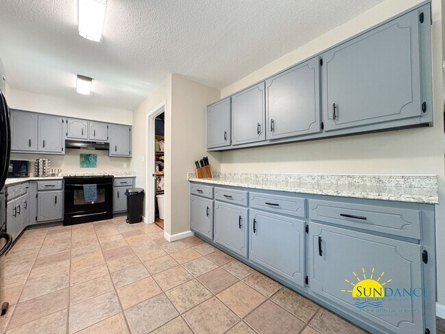 Foto del edificio - 4 Bedroom - GREAT location in the center o...