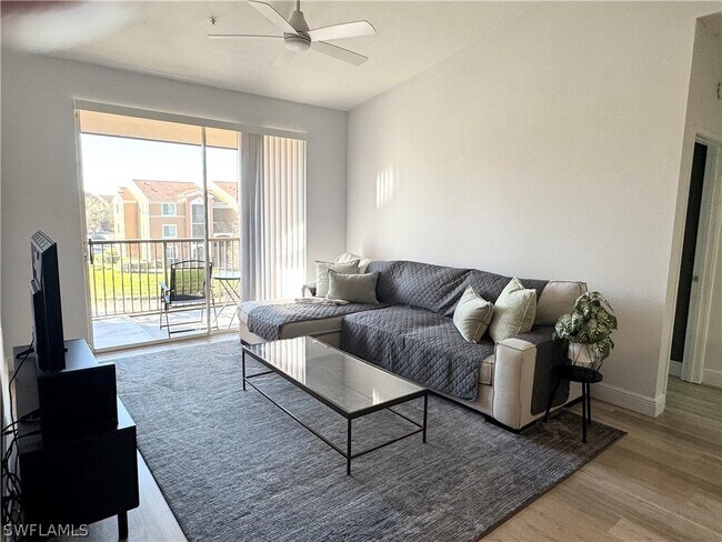 Foto del edificio - 1190 Reserve Way
