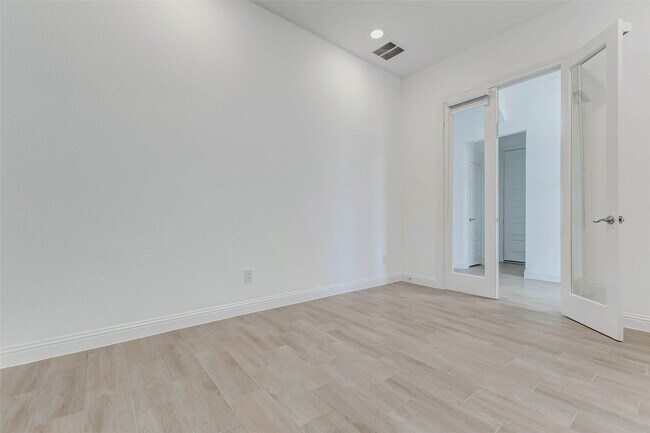 Building Photo - 1819 Golden Cape Dr