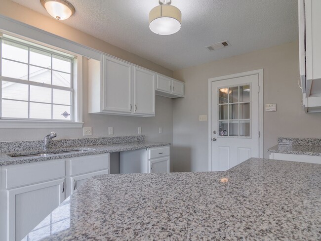 Building Photo - 3 br, 2 bath House - 4545 Cedargreen Cv