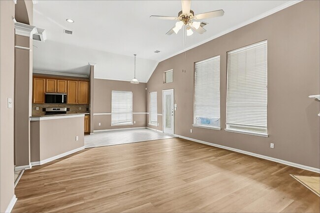Building Photo - 2012 Haven Springs Ln