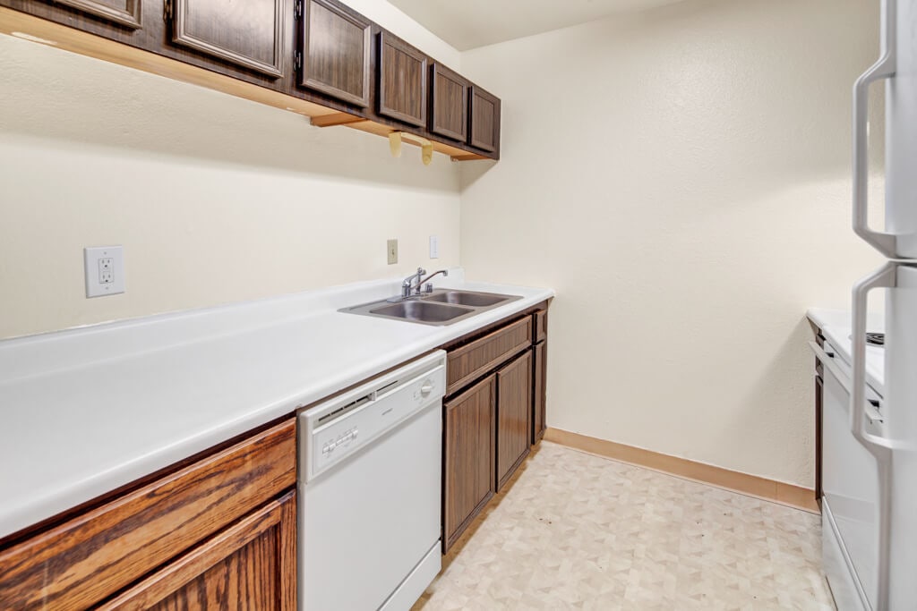 Ladera Villa Apartments - Kitchen - Ladera Villa