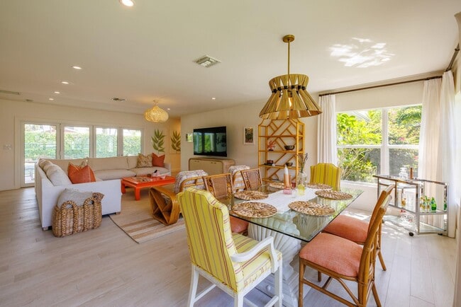 Foto del edificio - 225 Russlyn Dr