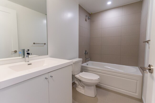 Photo du bâtiment - 2545-2545 Simcoe St N