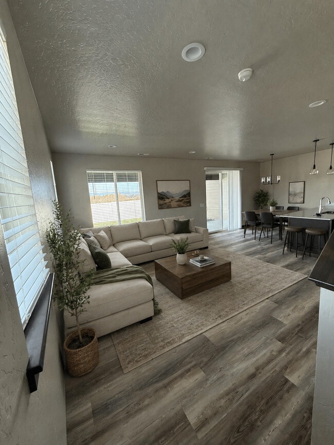1574 Living Room - Thayer Cottages