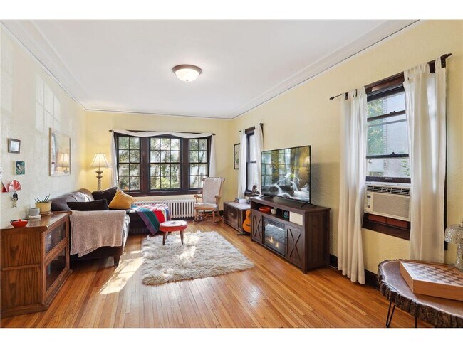 Building Photo - 3406 Harriet Ave