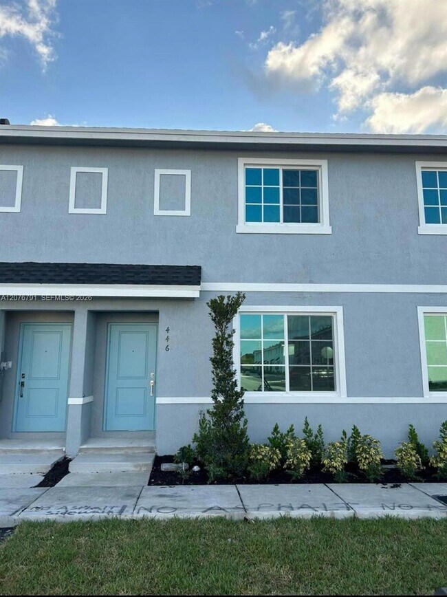 Building Photo - 446 NW 11th St