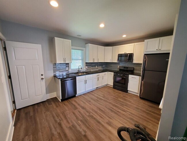 Foto del edificio - 680 Pearson St