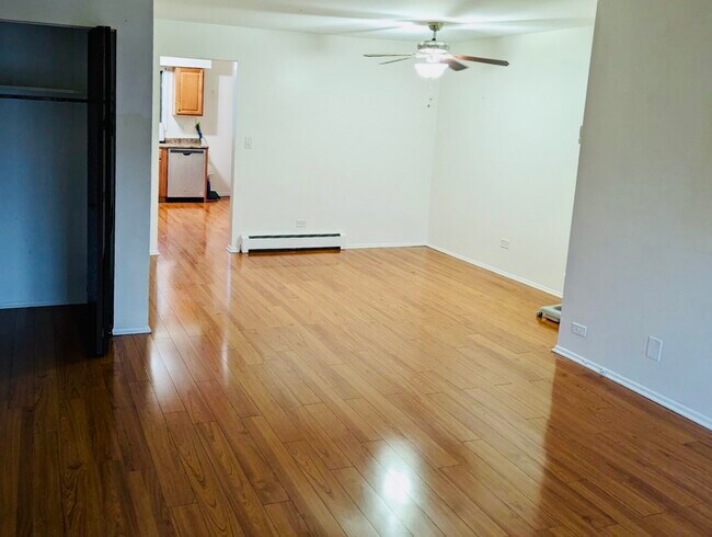 Foto del edificio - 10433 Dearlove Rd